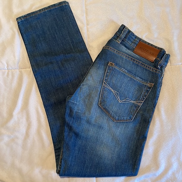 Guess Jeans - Picture 2 of 5